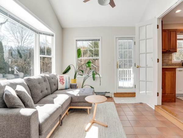 Hampton Bay Luxurious Retreat - Your Perfect Getaway